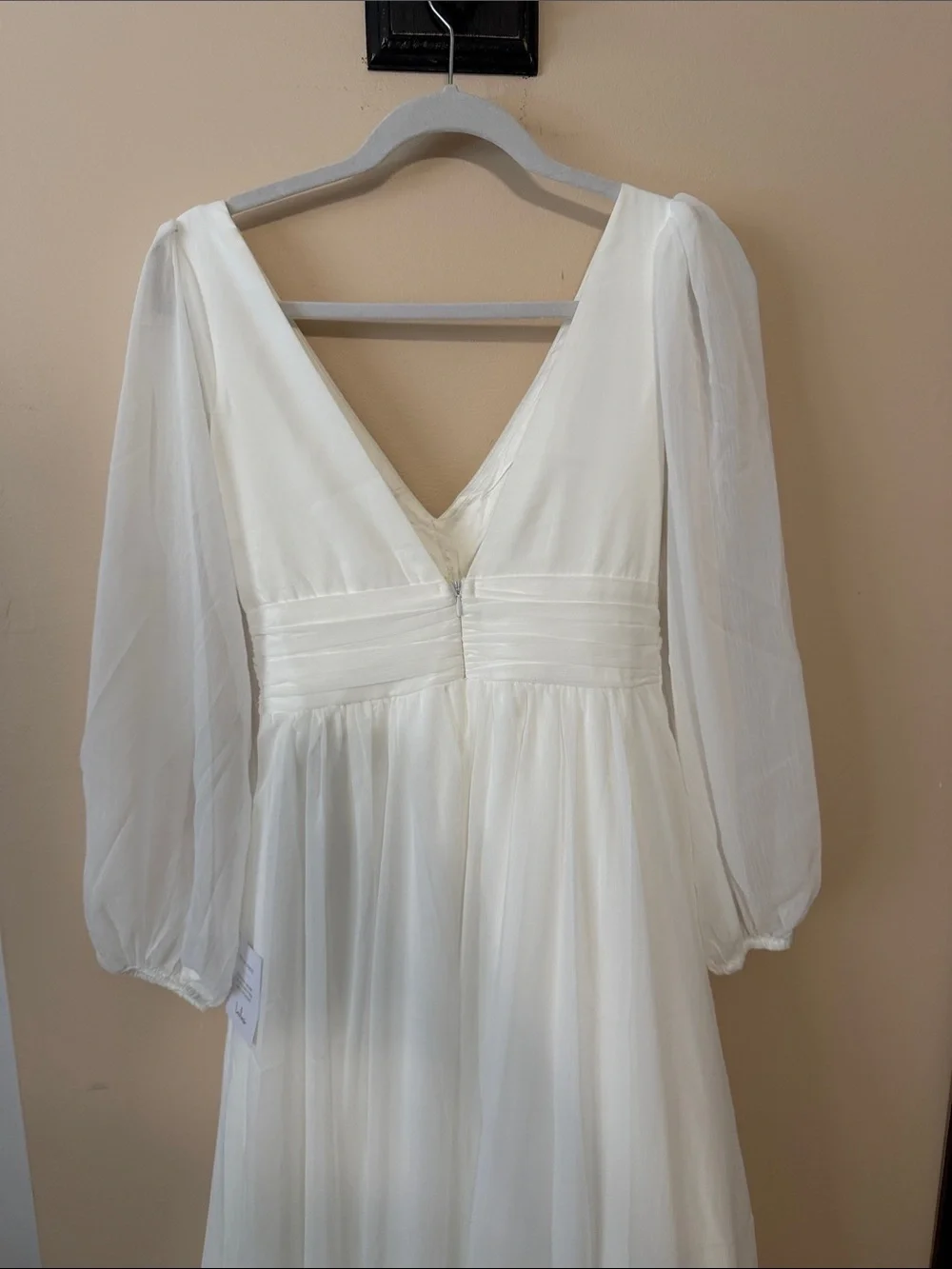Elegant White Long Sleeve V-Neck Maxi Dress